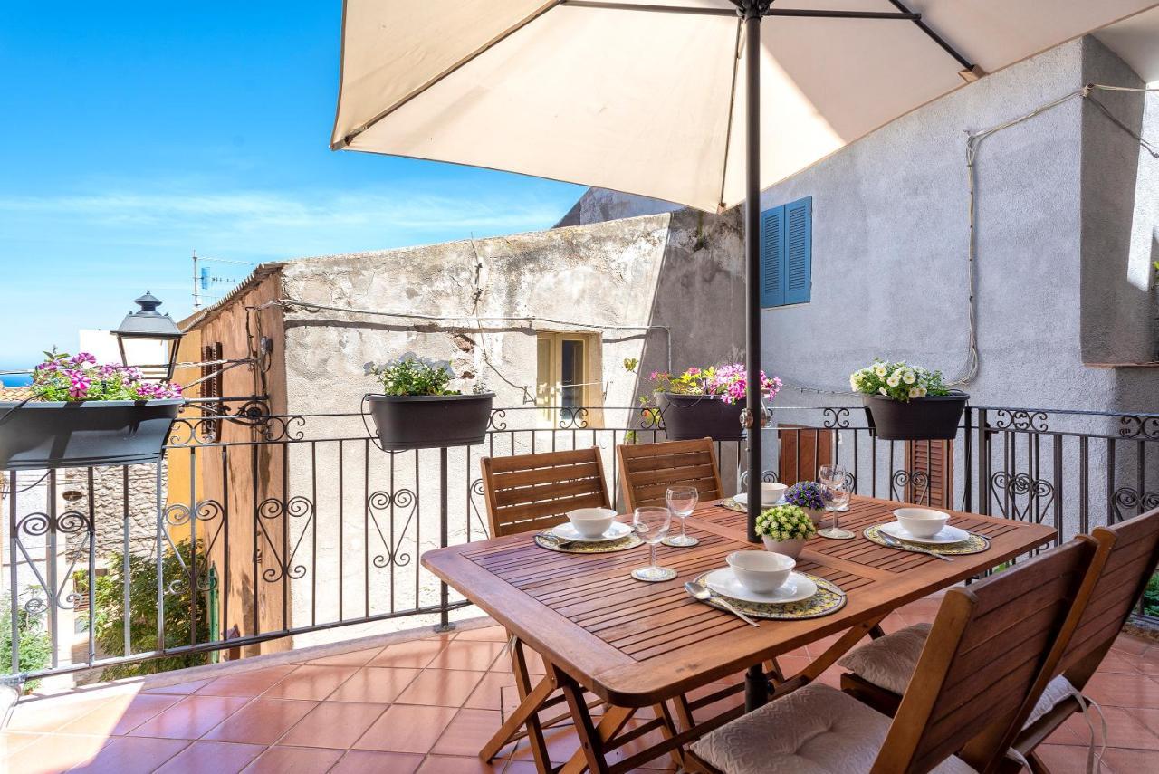 Esclusiva Dimora Storica Nel Cuore Del Borgo Medievale---- Exclusive Historical House Inside The Medieval Village Кастельсардо Экстерьер фото